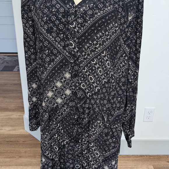 Women's dress - Picture 9 of 11